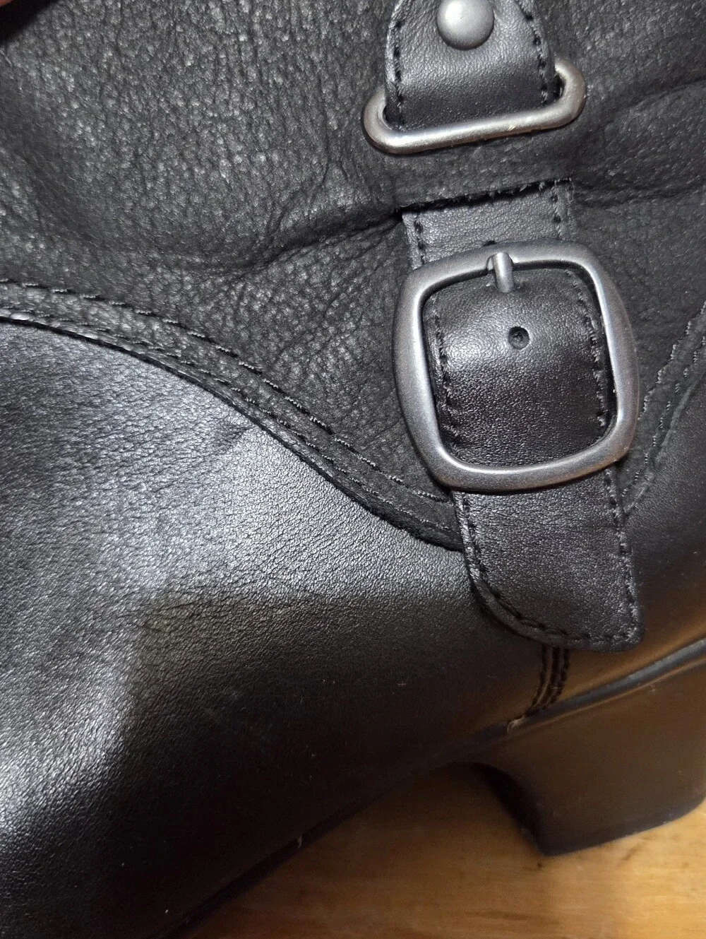 Clarks Artisan Ingalls Nile black leather and suede ankle bootie Womens 10M